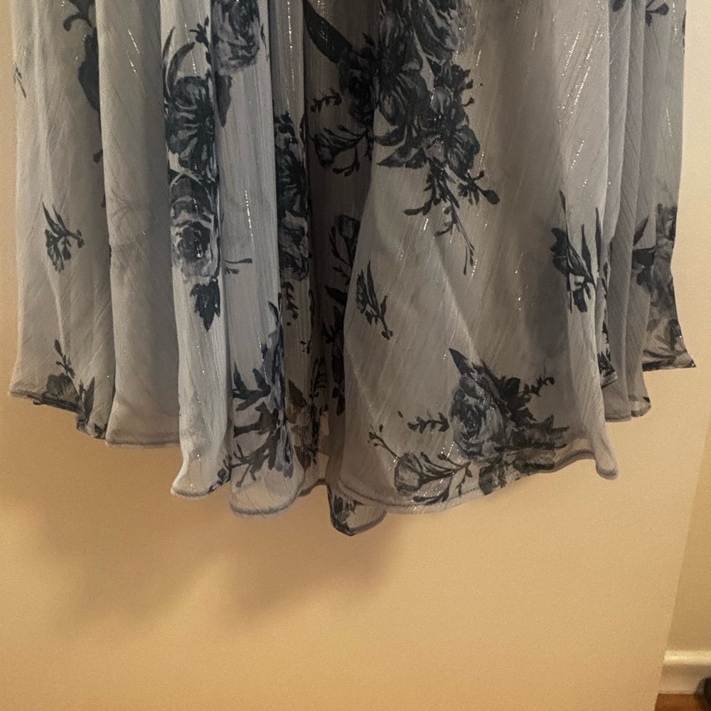 Marchesa Notte • Blue & Silver Floral Maxi Dress with open back • size 6 - Picture 15 of 16